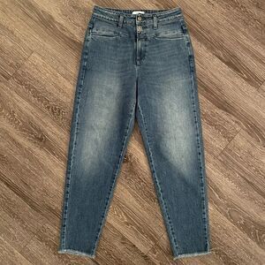 Closed pedal icon ‘85 jeans